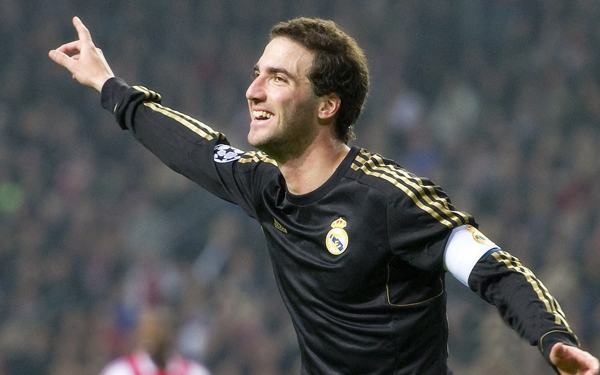 欧洲足球：德甲豪门再夺冠军，领跑赛场！，欧洲足球顶级联赛