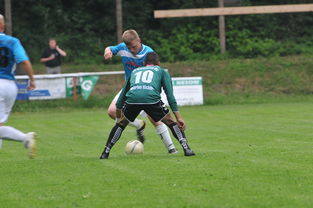 九游手游官网-联赛焦点对决赛前热身报道：豪门争锋，谁能笑到最后？