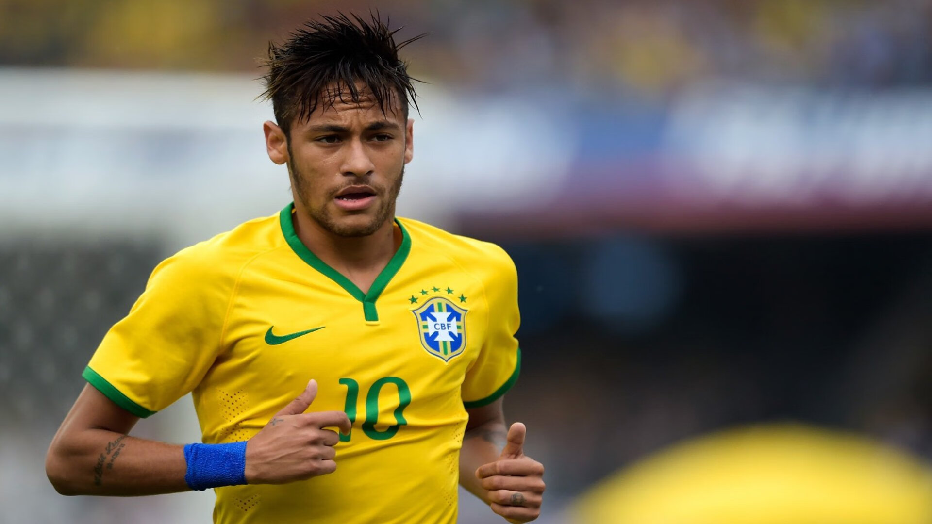 九游娱乐-英超豪门争夺战：冠军悬念将持续到最后一轮，英超的豪门球队